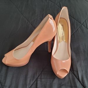 Nude Michael Kors pumps
